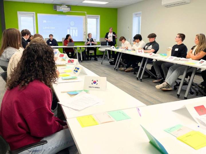 Kincardine students take part in NII Model United Nations conference