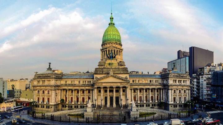 Ciancio calificó como "criminal" la validación de movimientos antivacunas en el Congreso