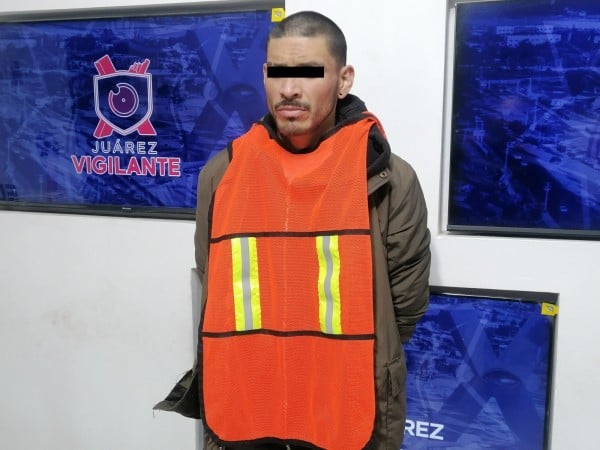 Sorprenden a individuo con moto robada, es detenido