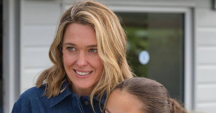 Beyond Paradise's Sally Bretton says 'it's hard' as she addresses emotional exit