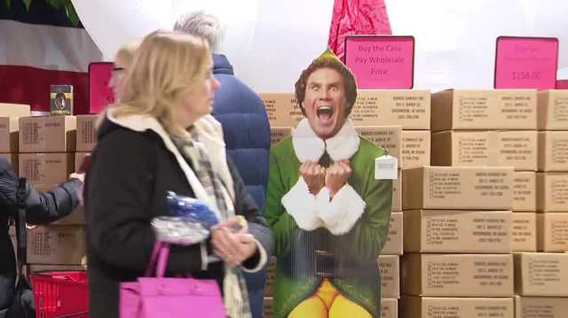 'The Christmas spirit is alive': Lincoln family pitches in after Baker's Candies decor stolen