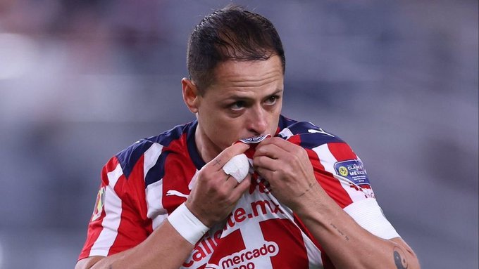“Chicharito” Hernández no seguirá en Chivas