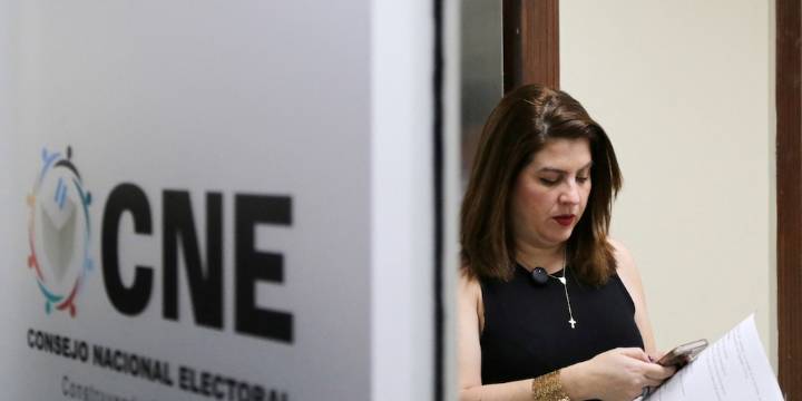 El CNE de Honduras denunció presiones y boicot de colectivos oficialistas en el reinicio de la divulgación de resultados