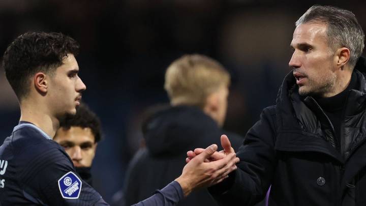 Robin van Persie's son debuts - there's an eerie similarity