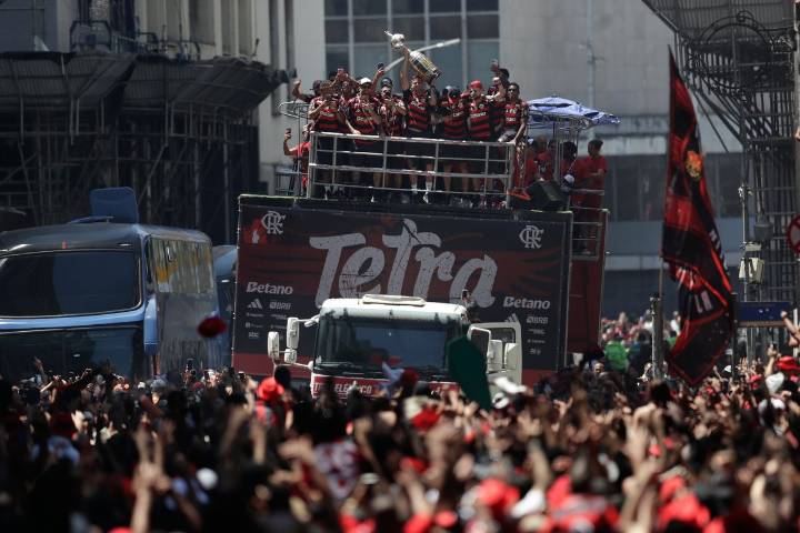 Flamengo celebra título de la Libertadores con desfile en Río