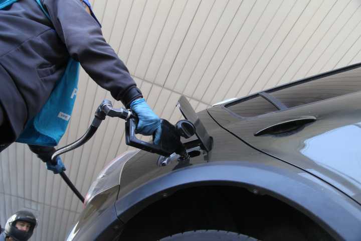 La Secretaría de Energía autorizó un aumento del 5% en los biocombustibles, que impactará en los surtidores