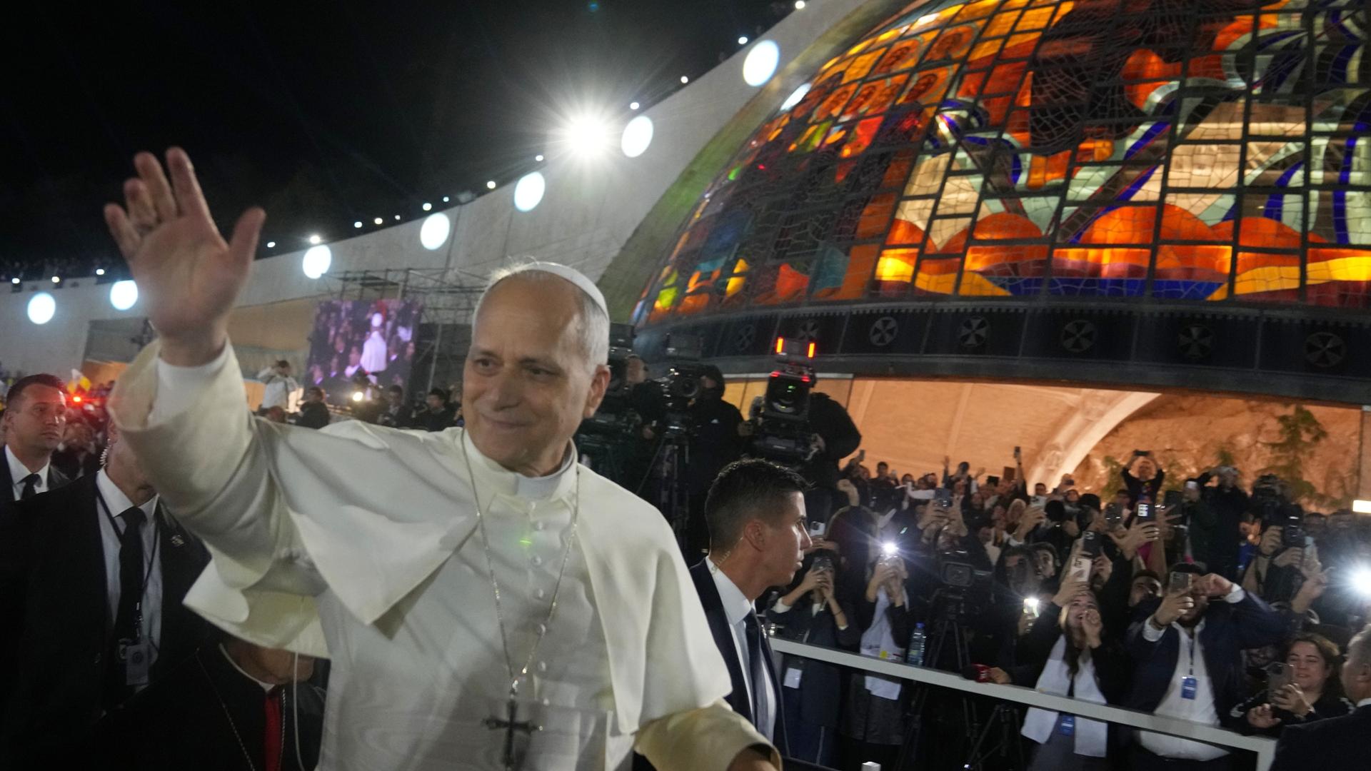 Pope Leo tells Lebanon's youth they can change the course of history