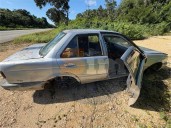 Desvalijan vehículo cerca de las vías del Tren Maya en Felipe Carrillo Puerto