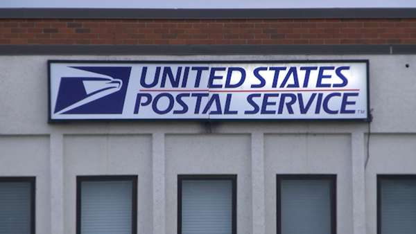 Cincinnati USPS sorts 50,000 packages daily amid holiday rush