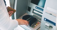 Cajeros automáticos: uno por uno los bancos que cambian el límite de extracción en diciembre
