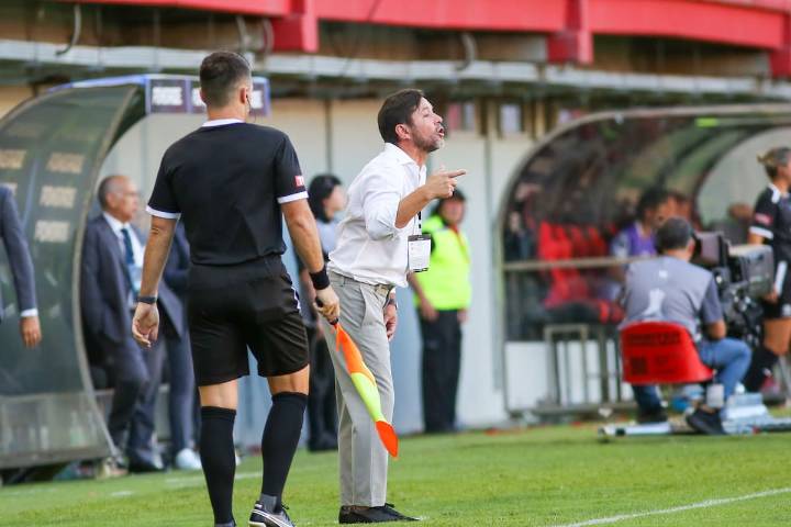 Equipo del fútbol chileno anuncia a su nuevo entrenador para 2026: viene de dirigir en Primera División