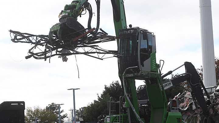 Demolition begins on New Centre Drive building damaged…