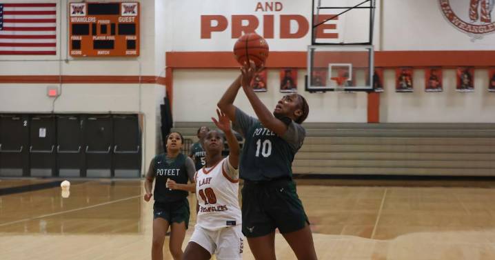 Pirates top Wranglers in 14-5A girls opener