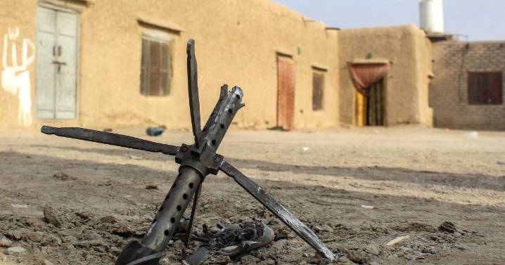 Overnight exchange of fire along the Afghan-Pakistan border kills 5 and wounds 8, officials say