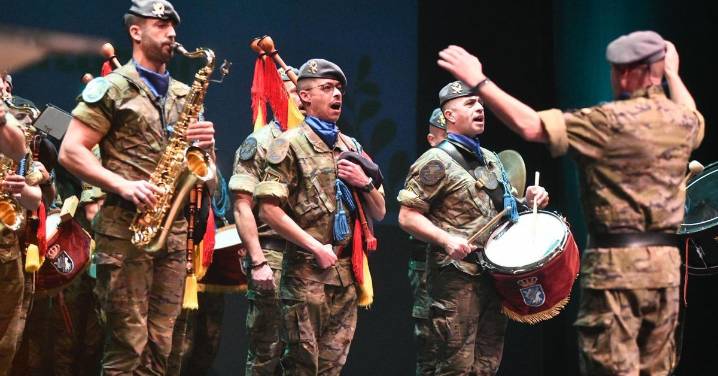 Galería | Reconocimientos por los incendios y los mejores relatos, protagonistas del Día de la Constitución en Ourense