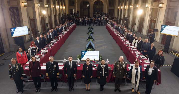 Sheinbaum marca 2026 como año clave contra la extorsión y fortalece coordinación con la FGR a cargo de Godoy