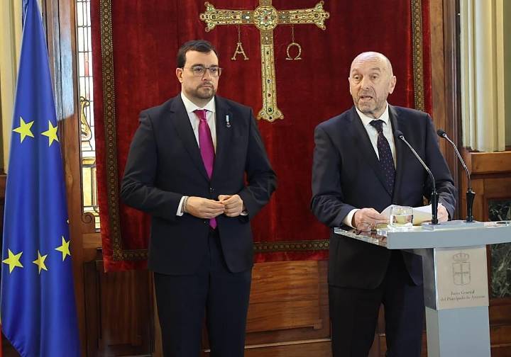 Juan Cofiño aboga por reformar la Constitución «para adaptarla a los tiempos»