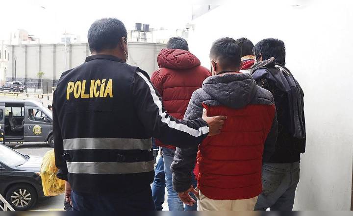 Tres policías son condenados a seis años de prisión por haber solicitado S/50.000 a detenido