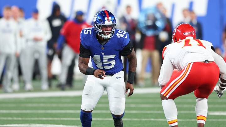 Giants sign LB Tomon Fox to their 53