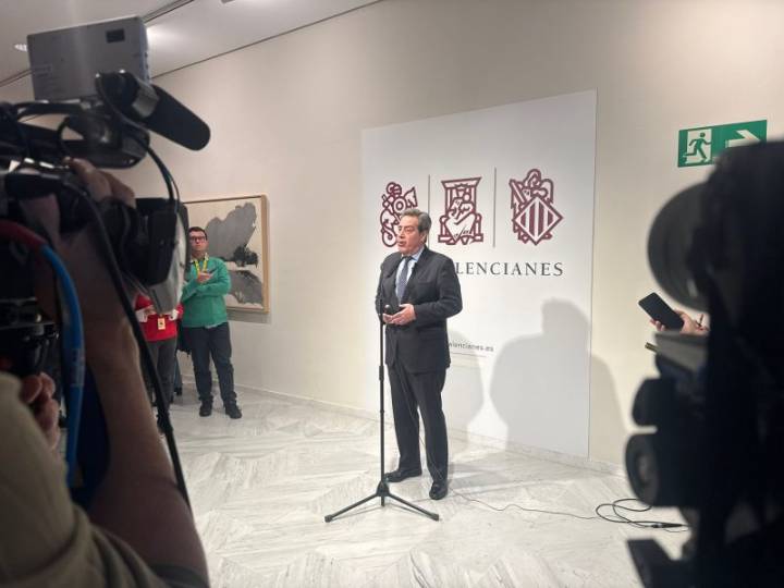 José María Llanos (VOX) ha felicitado al nuevo presidente de la Generalitat Valenciana, Pérez Llorca, pero le ha recordado que debe cumplir con lo comprometido con VOX y con los valencianos