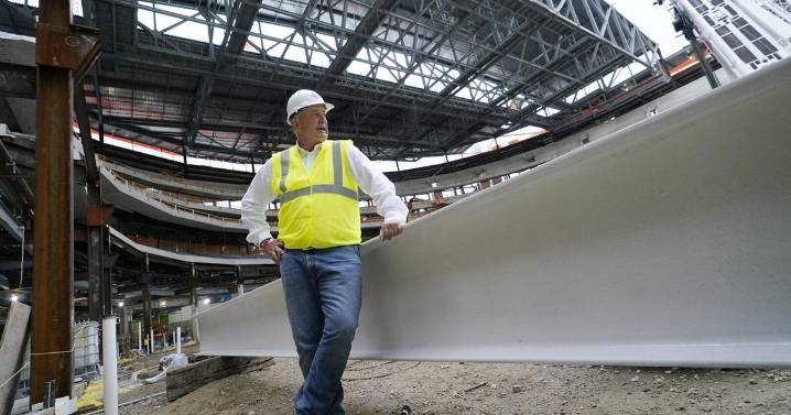 Former MLSE boss Leiweke pardoned by Trump months after being indicted