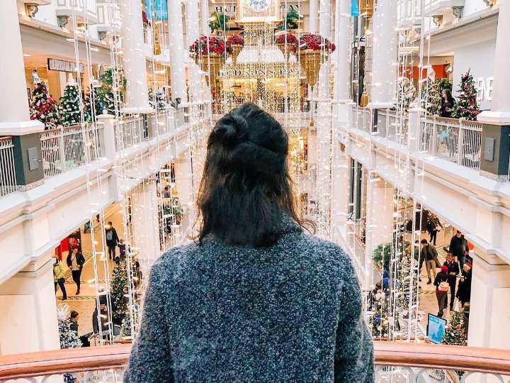 I live in a Canadian town where hundreds of Hallmark movies are filmed. Here's what it's like, fake snow and all.