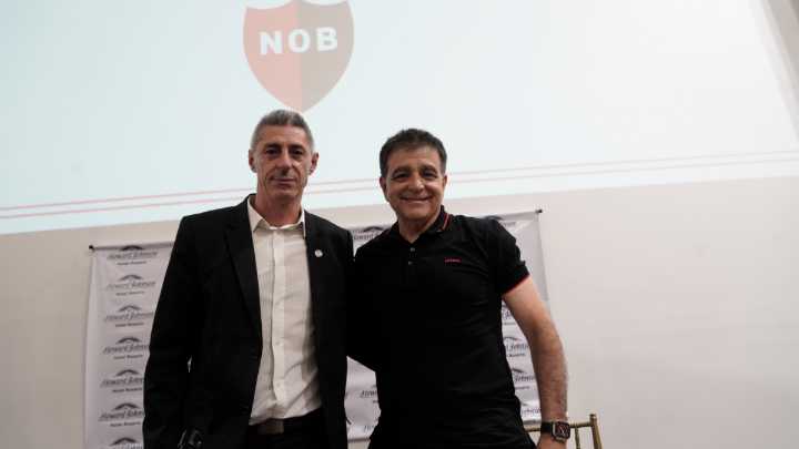 El candidato Cristian D'Amico presentó a Claudio Vivas, su director general para Newell's