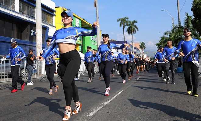 Salsódromo: ensayos finales en la Calle 25 antes del gran desfile