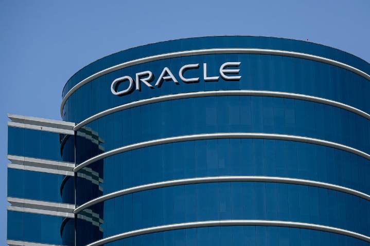 Oracle Share Price Drops On Disappointing Cloud Sales, More AI Spending