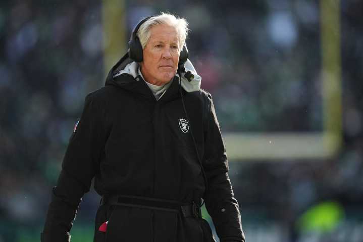 Pete Carroll denies Raiders have quit on him after 8th straight loss