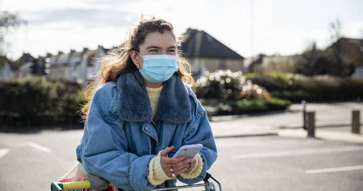 Should I be wearing a face mask to protect against 'super flu'?