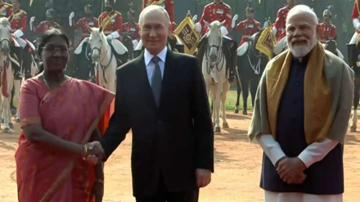Putin receives ceremonial welcome, Tri-Services guard of honour at Rashtrapati Bhavan