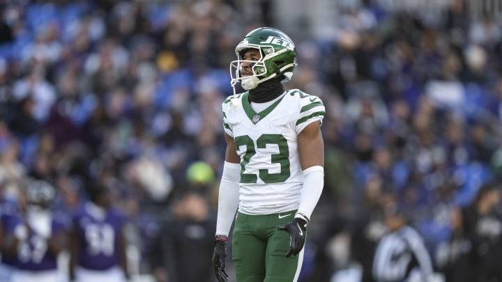 Jets put CB Azareye'h Thomas on IR, elevate QB Adrian Martinez