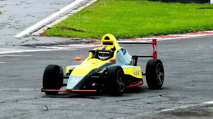 Enrique Reyna finalizó la temporada 2025 en tercer lugar en Fórmula 5