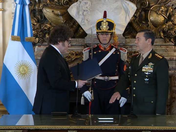 El teniente general Presti juró como nuevo ministro de Defensa ante Milei y armó un equipo con importante presencia militar