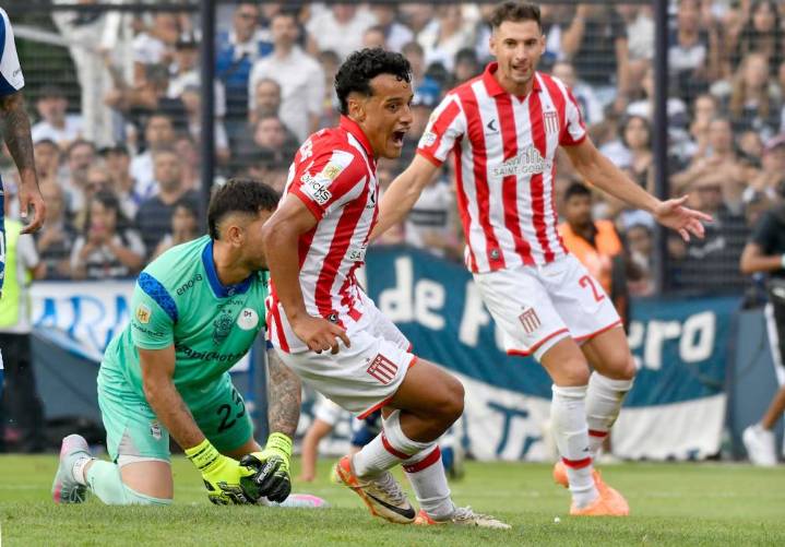 Estudiantes le ganó a Gimnasia un histórico clásico de La Plata y se clasificó a la final del Torneo Clausura