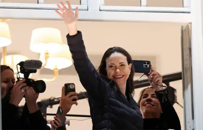 María Corina Machado, Nobel de la Paz, aparece en Oslo tras meses en clandestinidad