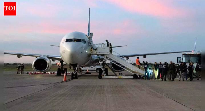 Deportation airlines: DHS signs $140 million deal to buy 6 Boeing 737 jets