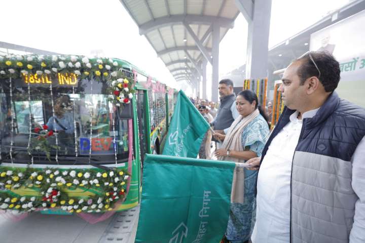 A City in Transition: Electric Buses Lead Delhi Toward a Cleaner Tomorrow