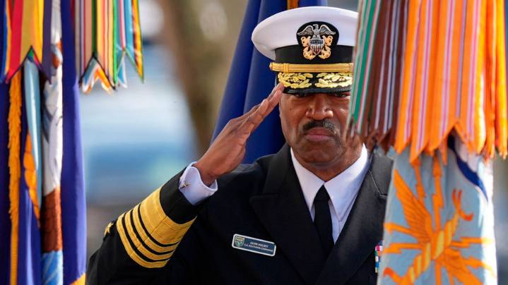 Se retira el jefe del Comando Sur que supervisaba los ataques de EEUU en el Caribe