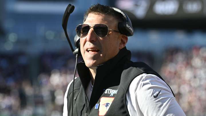 Mike Vrabel Praises Drake Maye’s ‘Compsure’ After Patriots’ Lopsided Win