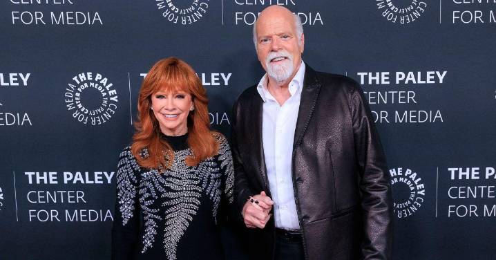 Reba McEntire's, Rex Linn's On-Set Kissing Sparks Staff Cringe