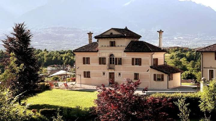 The Best Airbnbs in the Dolomites for a Cozy Alpine Getaway