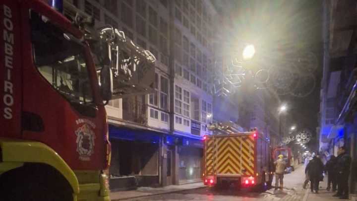 Un incendio de madrugada en un local comercial de Ferrol abre una investigación policial