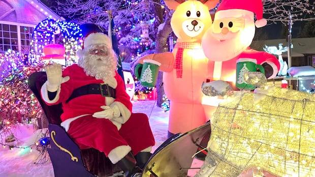 'Over a million lights': Santa Bevy brings Christmas cheer to Calgary community