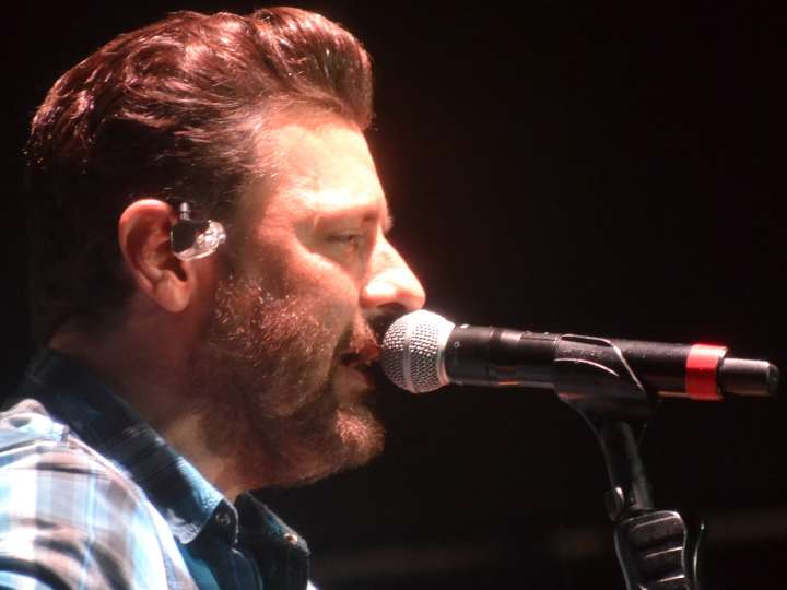 Country music star refunds fans after show. Here’s why