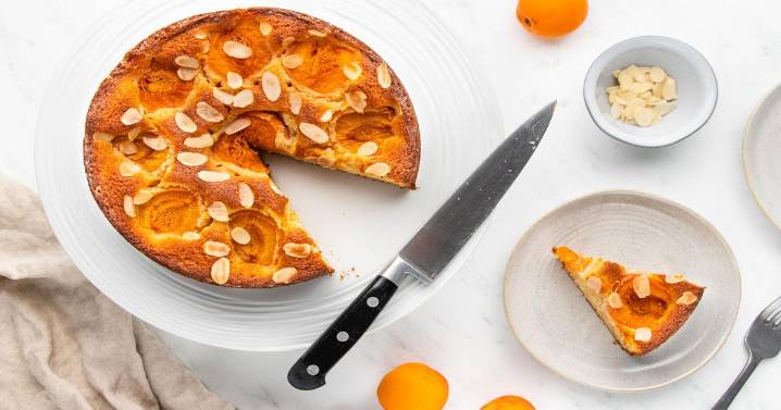 Delicious Almond Cake Recipe Perfect For The Holidays