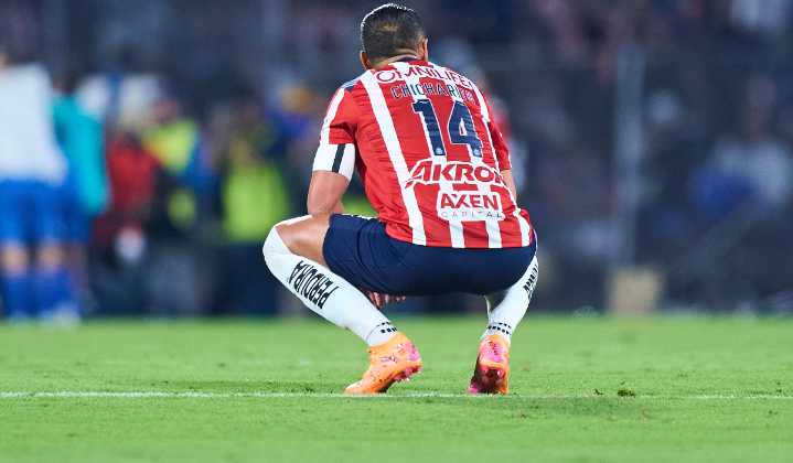 No vuelvas con tu ex: el terrible regreso de Javier Hernández a Chivas contrasta con su primera etapa