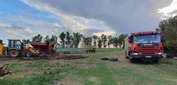 General Villegas: alarma por un aparente incendio de maquinaria rural que no fue
