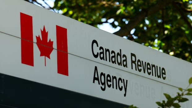 CRA aiming to hire 1,700 call centre staff ahead of busy tax season